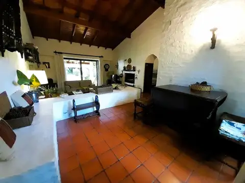 Casa 4 ambientes con 3 baños