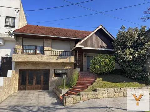 Casa en Venta - 2 Dormitorios 2 Baños - 385mts - Mar Del Plata