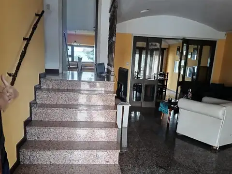 Av. Libertad e/ Malvinas y Juncal