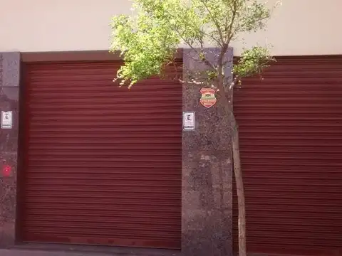 Chalet 4 Ambientes reciclado con balcón y jardín + local - Luro al 6300