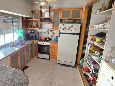 Venta casa 4 amb (a metros de av.Crovara)
