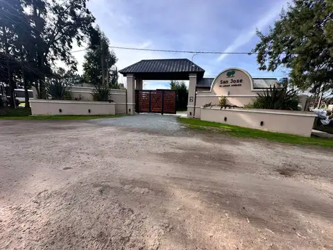 32 y 232 Barrio San Jose 1