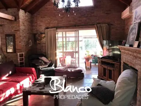 Casa 4 ambientes con 3 baños