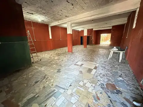 VENTA LOCAL CON GALPON A RECICLAR EN TEMPERLEY