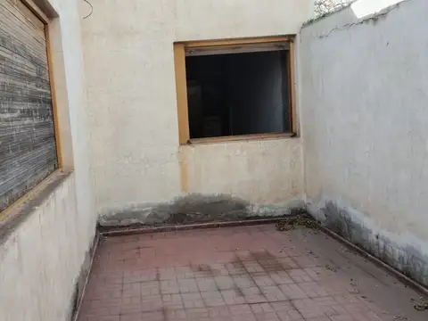 CASA DE 3 HABITACIONE. A REFACCIONAR. SANTA LUCIA