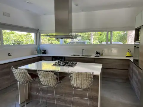 Casa en Venta en La Reja, USD 320.000