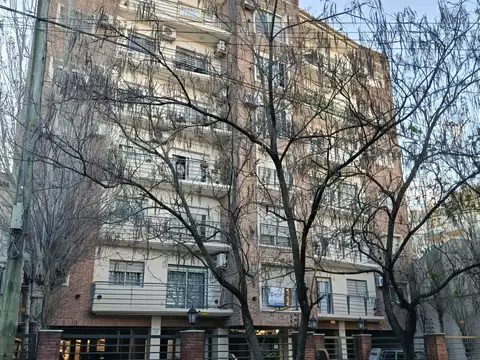 DEPARTAMENTO 3 AMBIENTES CON COCHERA - MORON CENTRO (sur)