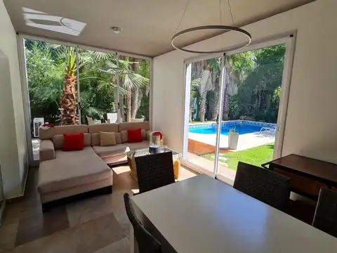 Casa 4 ambientes con 3 baños