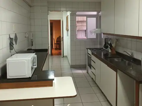 Departamento 6 ambientes con 2 baños
