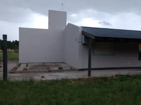 Casa 5 ambientes con 1 baño