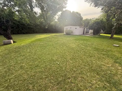 CASA QUINTA PROPIEDAD COMPUESTA POR 2 LOTES