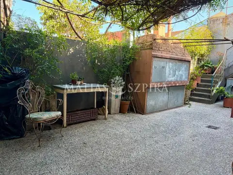 Casa 6 ambientes con 2 baños