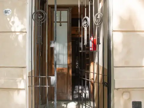 Casa 6 ambientes con 2 baños