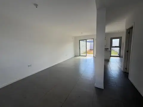Casa 4 ambientes con 3 baños