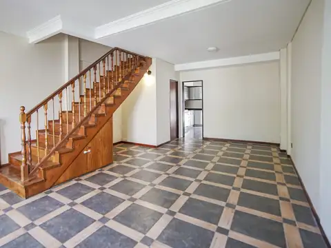 Depto Tipo Casa en Venta en Monte Castro, USD 247.000