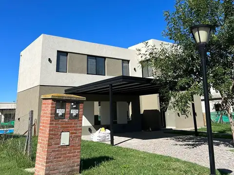 Casa  en Venta en Haras Santa Maria, Escobar, G.B.A. Zona Norte