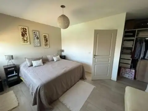 Casa en Santo Tomas de 5 ambientes con pileta