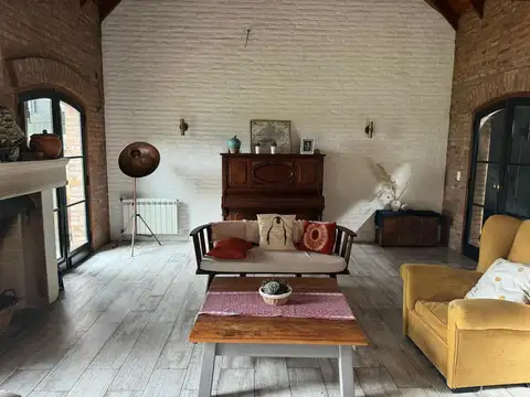 Quinta en Venta en Barrio El Cazador, USD 550.000