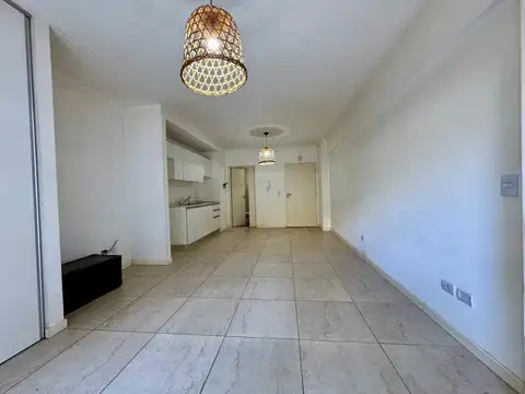 Monoambiente con patio alquiler Pileta Seguridad