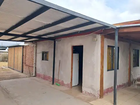 Casa 3 ambientes con 1 baño