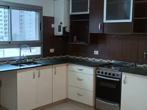 Alquiler - Departamento - 2 Dormitorios - Cochera - Baulera - SUM - A 150 metros de Av. H. Yrigoyen