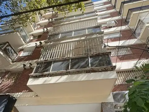 VENTA DEPTO 2 AMBIENTES CON BALCON EN SAENZ PEÑA 