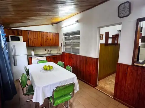 Casa en Venta con 3 cocheras