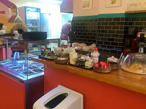 GRAN OPORTUNIDAD LOCAL EN VENTA A PASOS AV. RIVADAVIA  APTO TODO DESTINO!