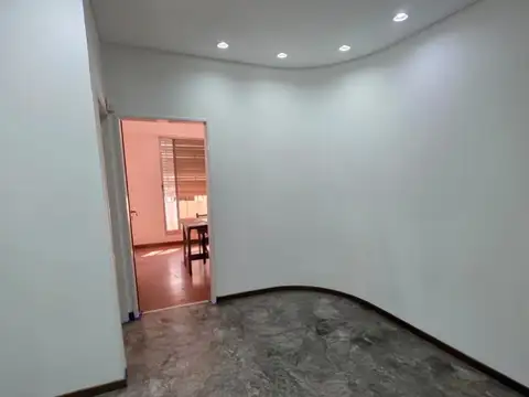 Oficina 4 Ambientes en Venta en Villa Ballester