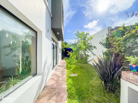 Casa en Venta en City Bell – Parque y Pileta