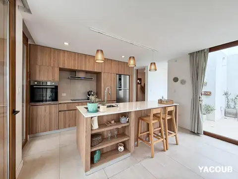 Casa 4 ambientes con 2 baños