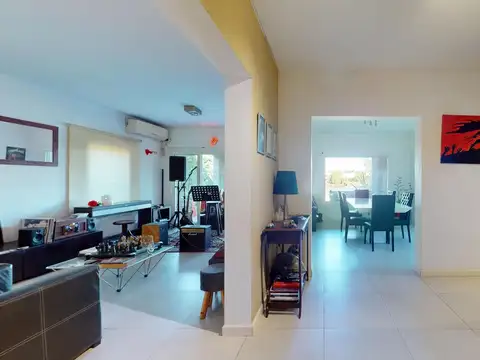 Casa 6 ambientes con 3 baños