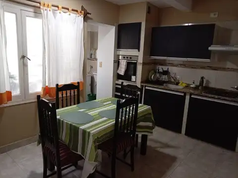 Casa en Alquiler con 1 cochera