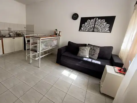 Depto Tipo Casa 2 ambientes con 1 baño