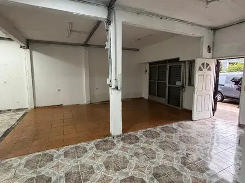 GRAN LOCAL CON DOS DEPÓSITOS EN RANELAGH