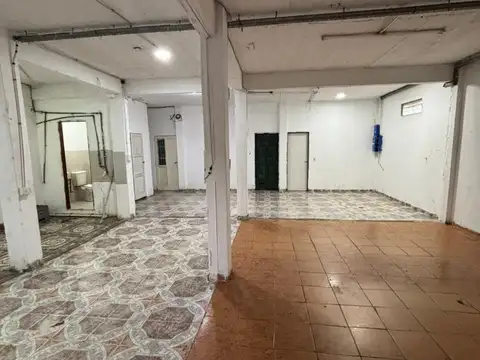 GRAN LOCAL CON DOS DEPÓSITOS EN RANELAGH