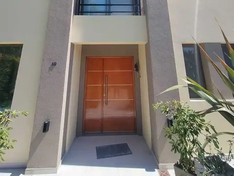 Casa en Alquiler de 4 dormitorios