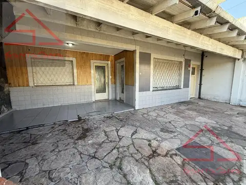 Depto Tipo Casa en Alquiler de 4 ambientes