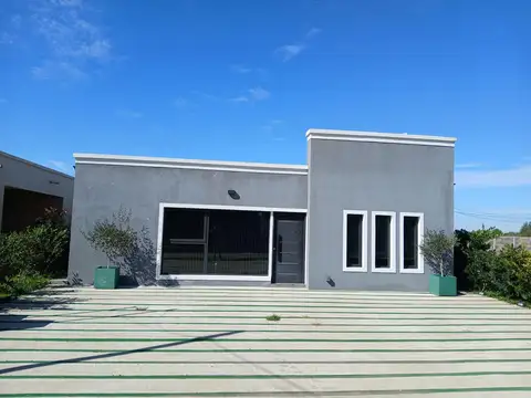 Casa 3 ambientes con 1 baño