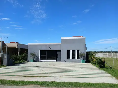 Casa en Venta con 5 cocheras