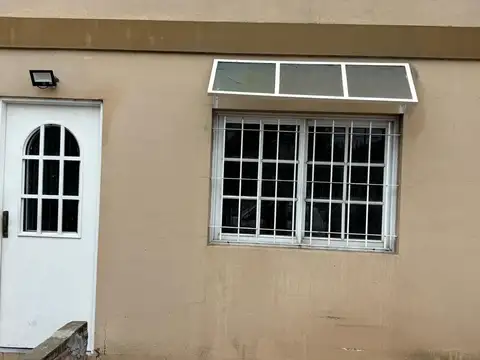 65 entre 133 y 134 1900, Piso pb