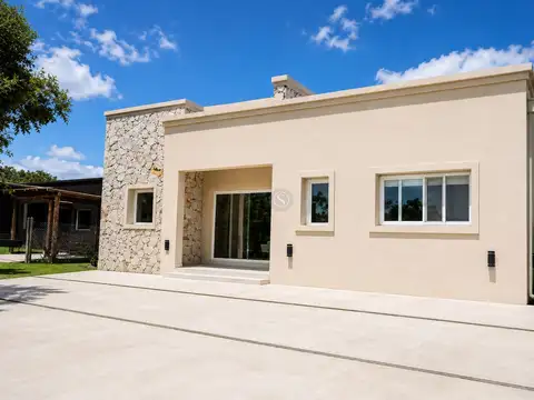 Casa en Venta con 1 cochera