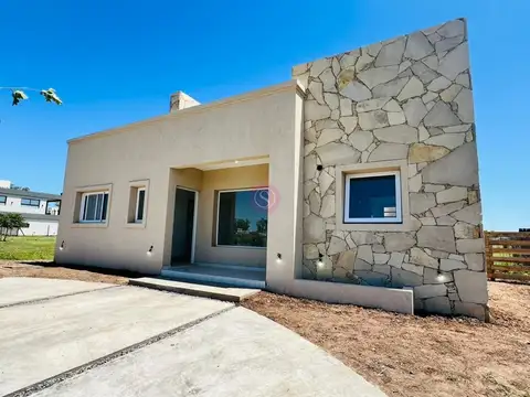 Casa  en Venta en Barrio Santa Sofia,Pilar del Este