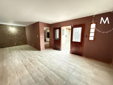 Casa en Venta con 4 cocheras