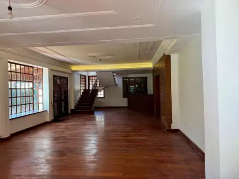 Casa 5 ambientes con 5 baños