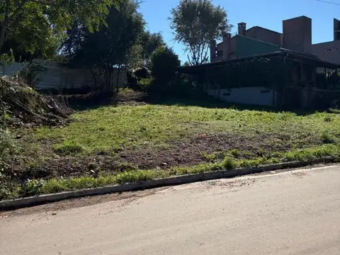 LOTE ESQUINA EN VILLA ALLENDE 720MTS BARRIO CUMBRES