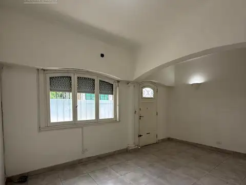 Depto Tipo Casa 3 ambientes con 2 baños