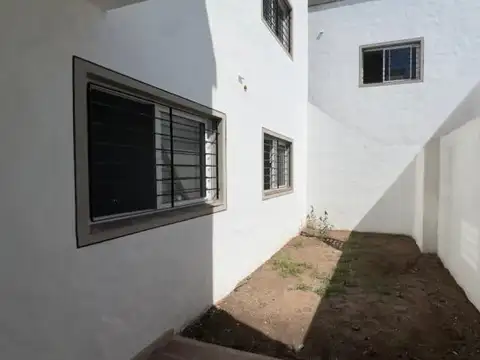 Av Los Platanos 150 , Piso 0
