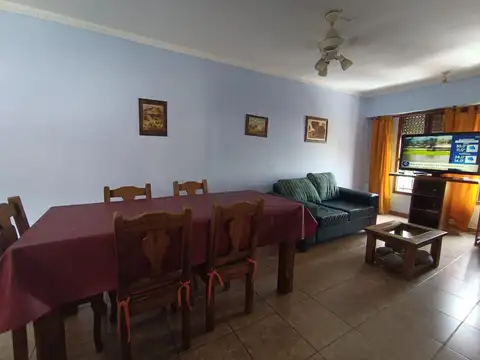 Casa 10 ambientes con 2 baños