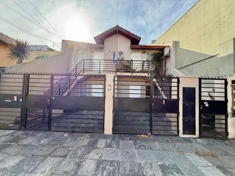 PH dos ambientes en planta baja con cochera y patio. Sin Expensas 